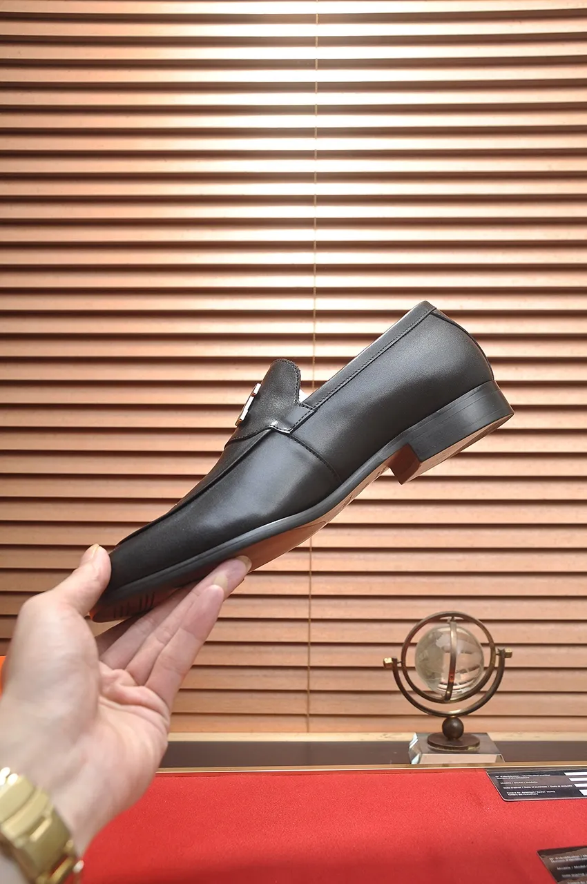 Men's shoes 💰500💶[HERMES] (cowhide lining)🍀Italian top luxury🍀He does not pursue novel styles and gorgeous colors, but attracts the favor of successful men with his flawless, elegant and classic style! This very, very comfortable, simple and stable style makes it easy to match any style! The pattern is absolutely 1:1 refined from the original case, and we strive for excellence in materials, imported cowhide + cowhide lining💪💪💪extraordinary texture👍! .Black brown code number: 38 to 45 (45 customized)